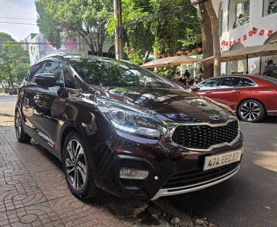 Kia Rondo 7 chỗ Tự động model 2018