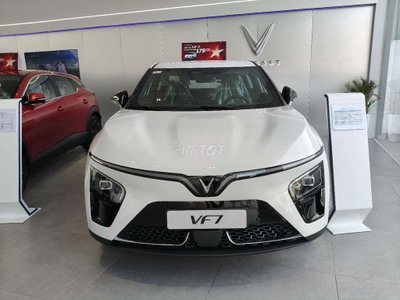 Xe điện VinFast VF7 Trắng