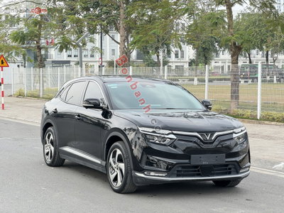 Xe VinFast VF8 Eco AWD 2023