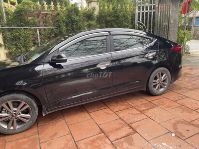 Hyundai Elantra 2018 Đen 12 vạn