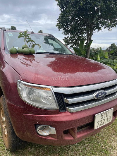 Ford XLT 2012 màu Đỏ