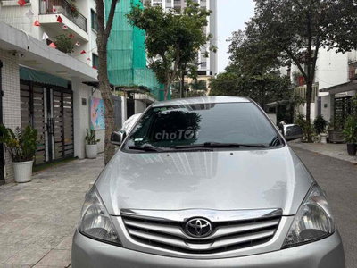 Toyota Innova 2009 2.0G Bạc