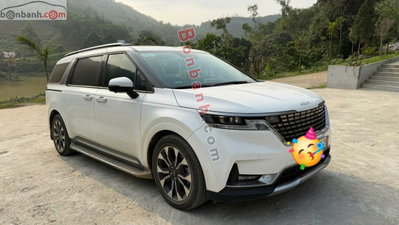 Xe Kia Carnival Signature 2.2D 2022
