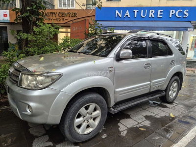 Toyota Fortuner 2011 Bạc 170000 km