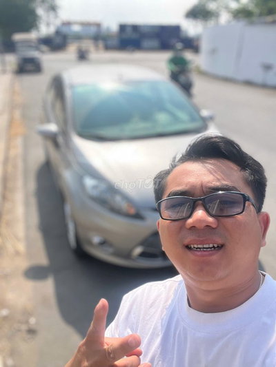 Ford Fiesta 2013 Xám 64171 km