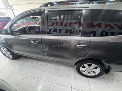 Nissan Grand Livina 2011 Xám