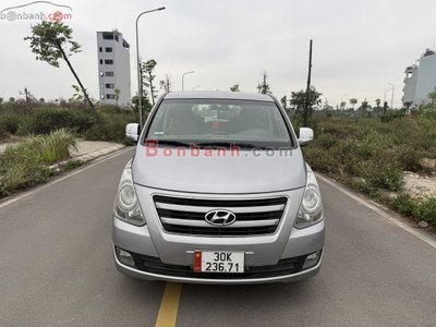 Xe Hyundai Grand Starex 2.5 MT 2017