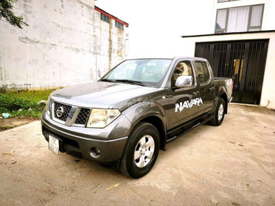 Nissan Navara 2013 2 cầu Xám