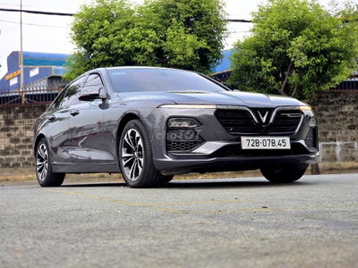 Vinfast Lux A2.0 Bản Tiêu chuẩn - 70000 km