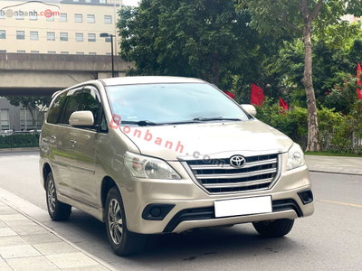 Xe Toyota Innova 2.0E 2016