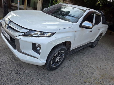 Mitsubishi Triton 2022 Trắng