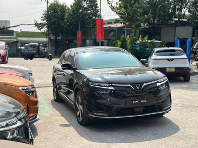 Xe điện Vinfast VF8 ECO 2023 Đen