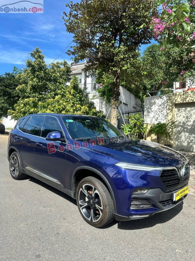 Xe VinFast Lux SA 2.0 Base 2.0 AT 2021