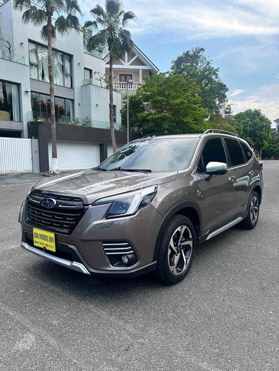 Subaru Forester 2024 2.0i-S 27000 km Nâu