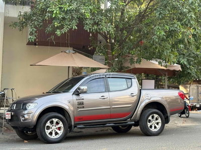 Mitsubishi Triton 2013- số tự động- 2 cầu