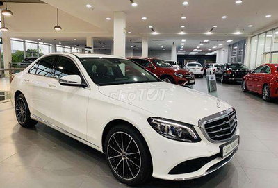 Mercedes-Benz C200 Trắng 6500 km