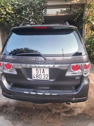 Toyota Fortuner 2013 1 cầu 140000 km Xám