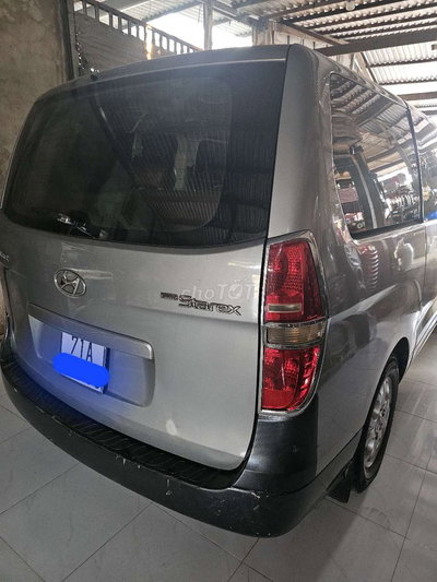 Hyundai Starex 9 chỗ Bạc