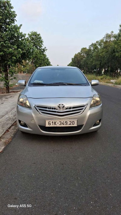 Toyota Vios E 2013 1.5 Bạc