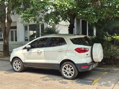 Ford EcoSport màu Trắng