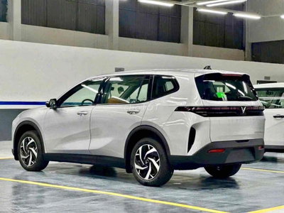 Xe điện VinFast Limo Green