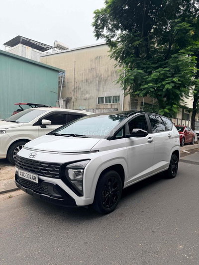 Hyundai Stargazer 2022 Trắng