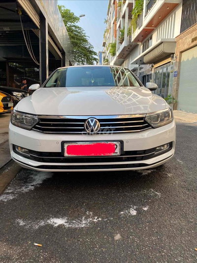 Volkswagen Passat sx 2017 model 2018 Trắng