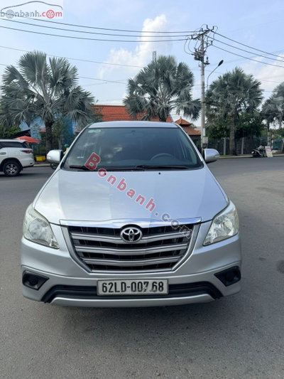 Xe Toyota Innova 2.0E 2016