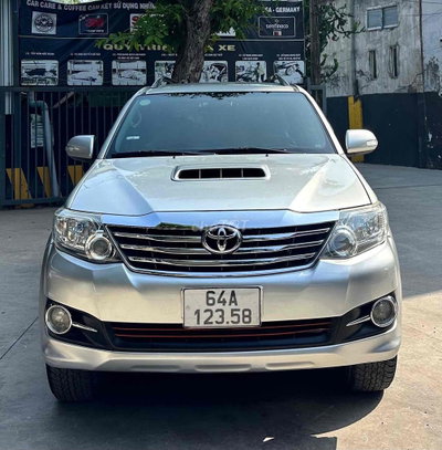 Toyota Fortuner 2015 Bạc
