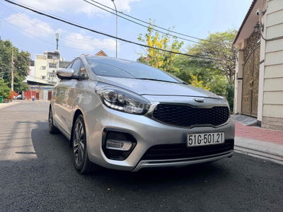 Kia Rondo 2.0 số tự động 7 chỗ sản xuất 2017