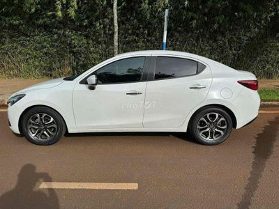 Mazda 2 Luxury 2016 Trắng