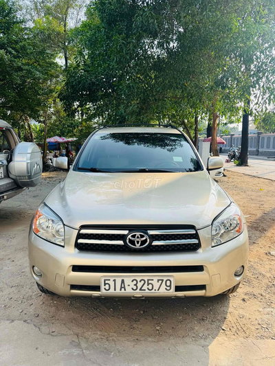 Toyota RAV4 Vàng cát
