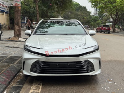 Xe Toyota Camry 2.5 HEV Top 2026