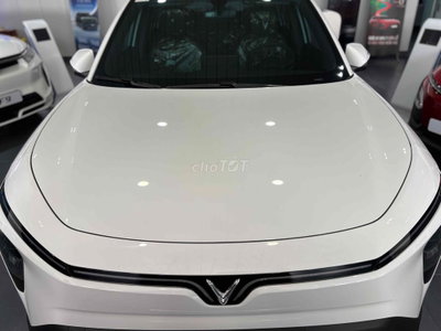 MPV 7 Trắng giao ngay kịp chơi lễ. Vay bao đậu