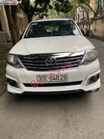Xe Toyota Fortuner 2.7V 4x2 AT 2016