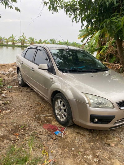 Ford Focus 2006 xe gia đình