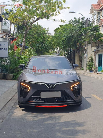 Xe VinFast VF7 Eco 2025