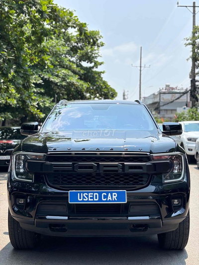 Ford Everest Sport 2024-Màu Đen