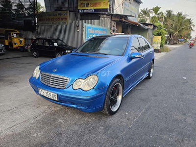Mercedes-Benz C200 Xanh Số sàn