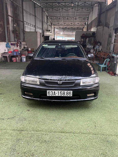 Mazda 323 2000
