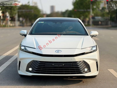 Xe Toyota Camry 2.5 HEV Top 2025