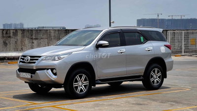 Toyota Fortuner AT 2.7V 2017 Bạc