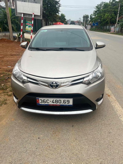 Toyota Vios E Vàng cát