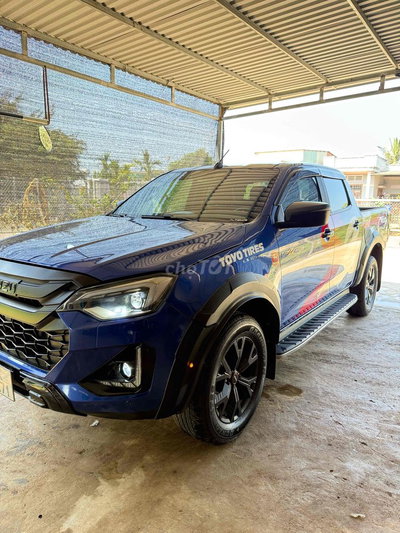 Isuzu Dmax Typer Z 2021 Xanh