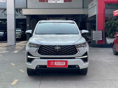 Toyota Innova Cross Hybrid Trắng 38.755km