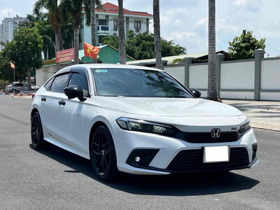 Honda Civic RS 2023 Trắng 26.000km hãng
