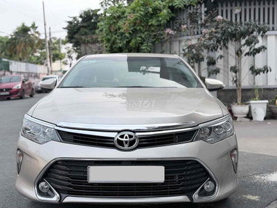Toyota Camry 2018 2.5Q Vàng cát