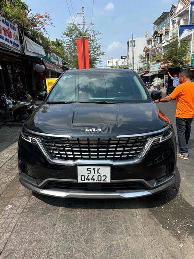 Kia Carnival 2021 bản full máy dầu chạy 10 vạn km