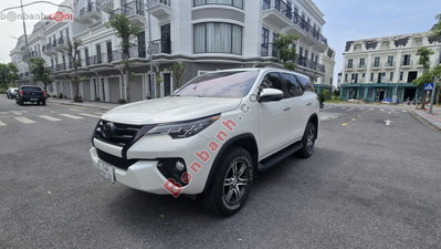 Xe Toyota Fortuner 2.4G 4x2 AT 2019