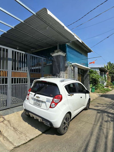 Chevrolet Spark LT 2017 Trắng Xe gia đình lên đời